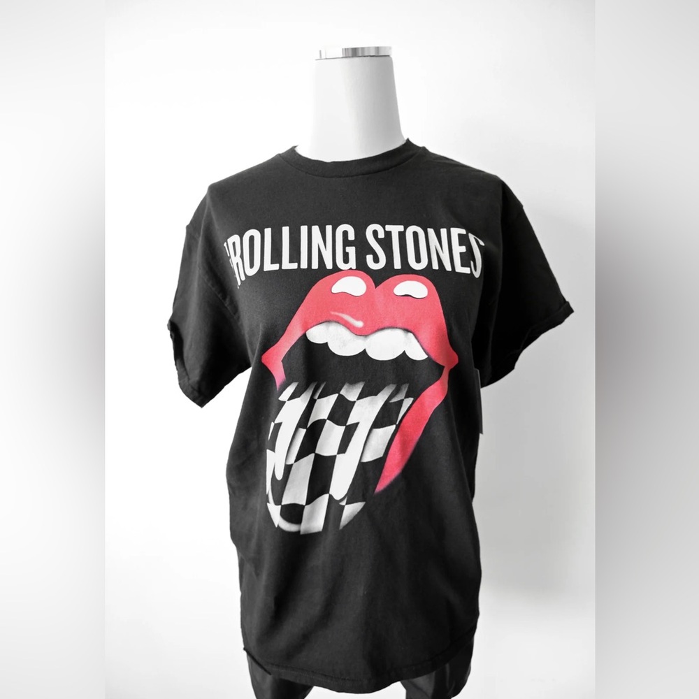 LivyLu “The Rolling Stones” Graphic Tee - NWT - Picture 6 of 7